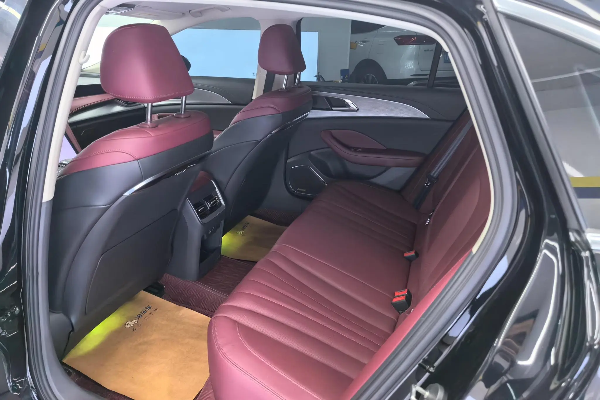 Hongqi Hongqi H5 1.5T DCT Zhilian Flag Rhyme Version