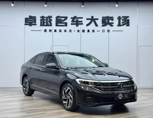 Volkswagen Sagitar 300TSI DSG Beyond Edition