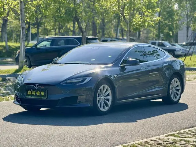Tesla Model S 75