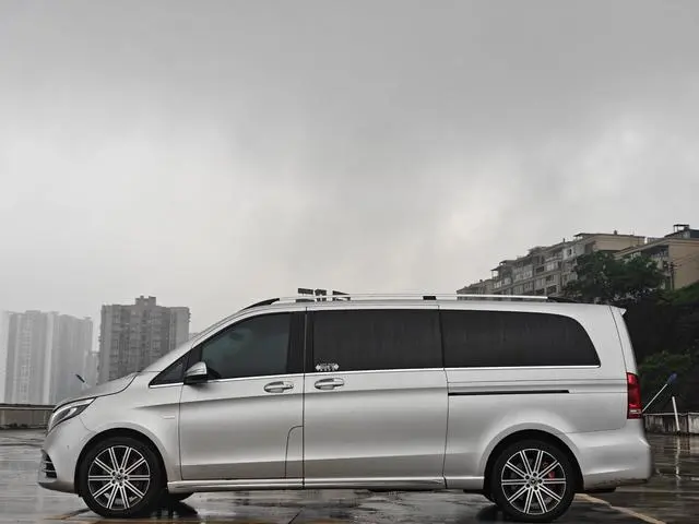 Mercedes-Benz Mercedes-Benz V-class V 260 L Long wheelbase Deluxe Edition