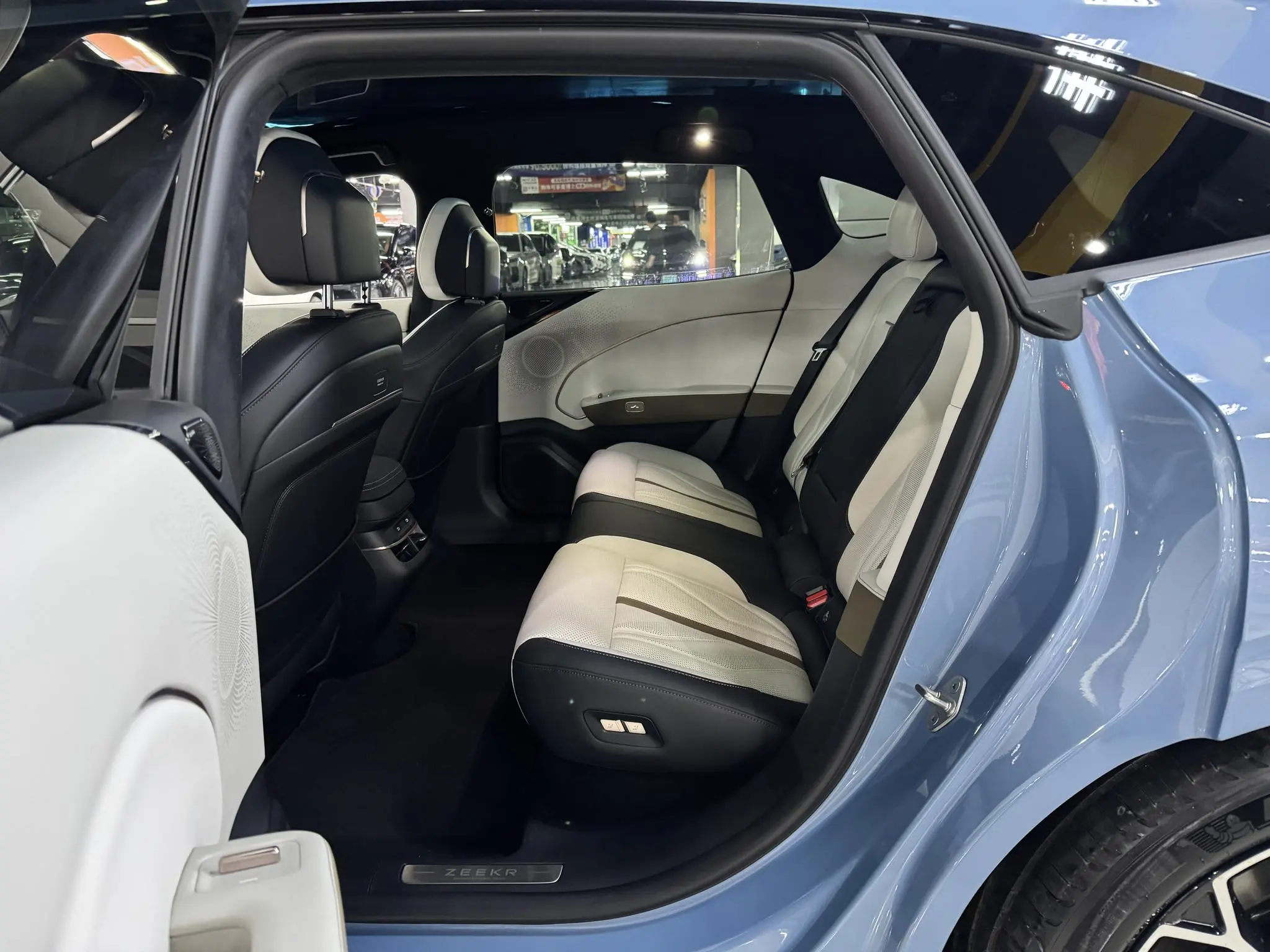 ZEEKR ZEEKR 007GT Four-wheel drive smart driving version 75kWh