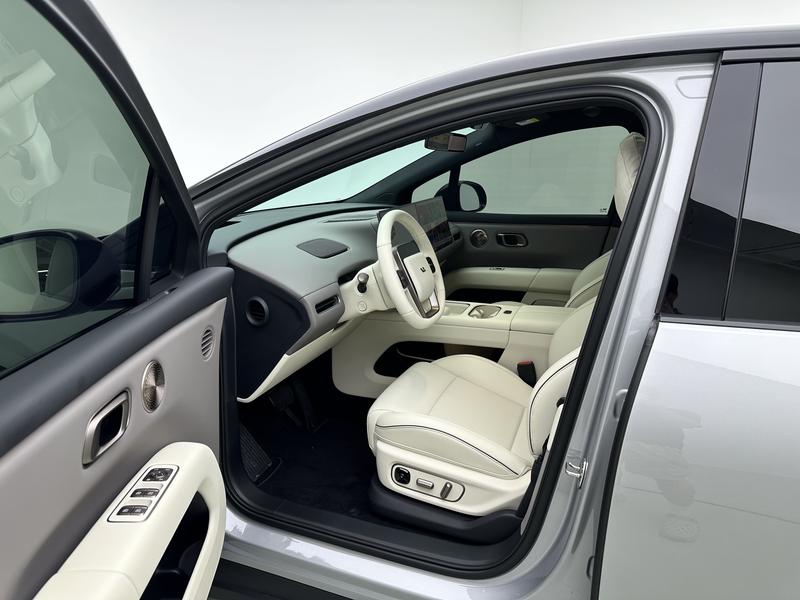 Li Auto Ideal i6 2025