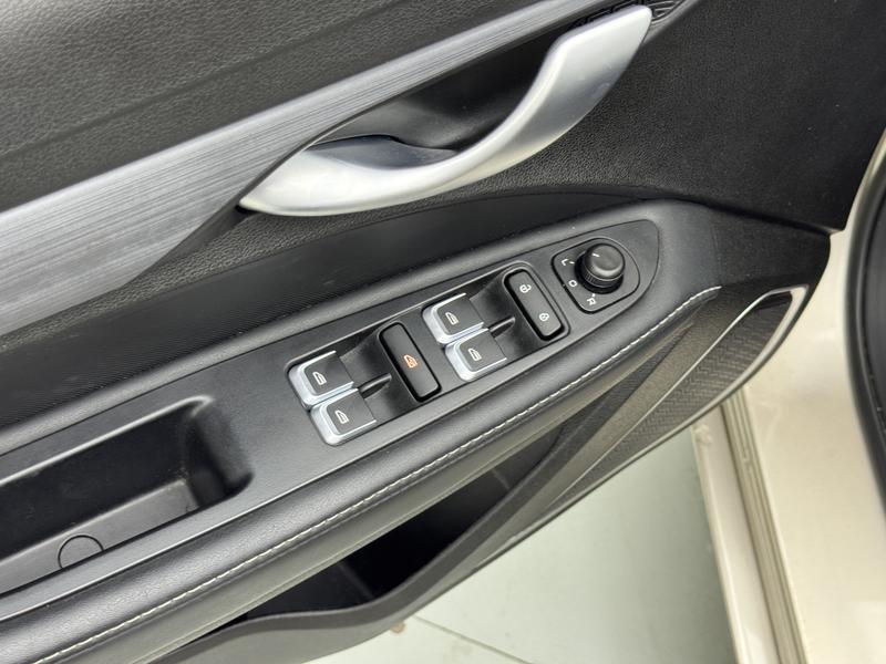 Geely Emgrand 2021