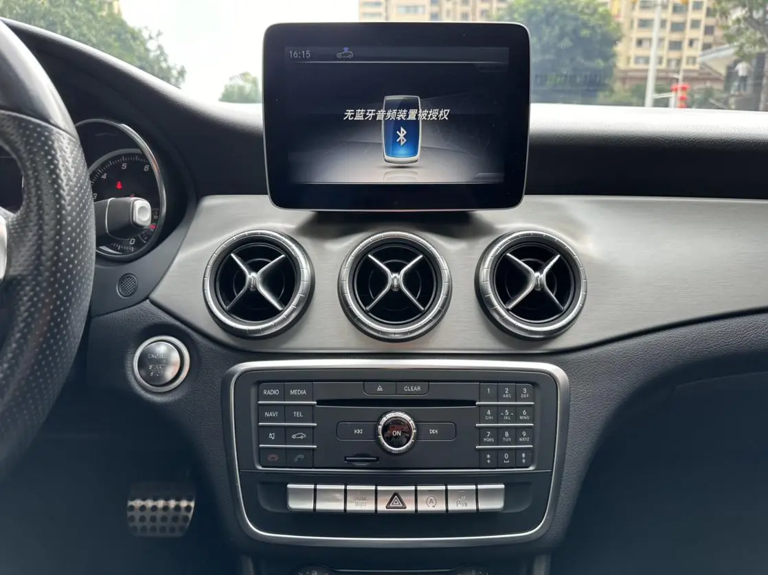 Mercedes-Benz Mercedes-Benz CLA CLA 220 4MATIC