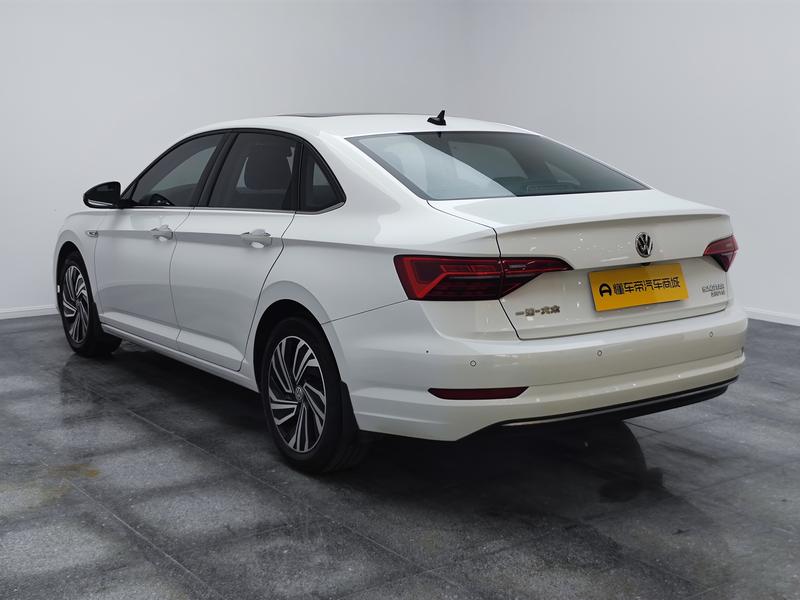 Volkswagen Sagitar 2022