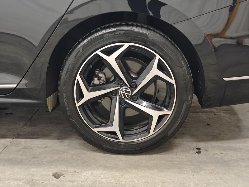 Volkswagen Passat 2025