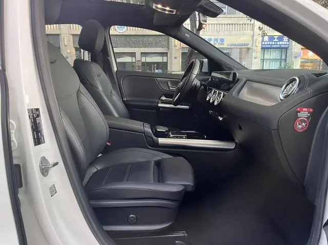 Mercedes-Benz Mercedes-Benz GLA GLA 200