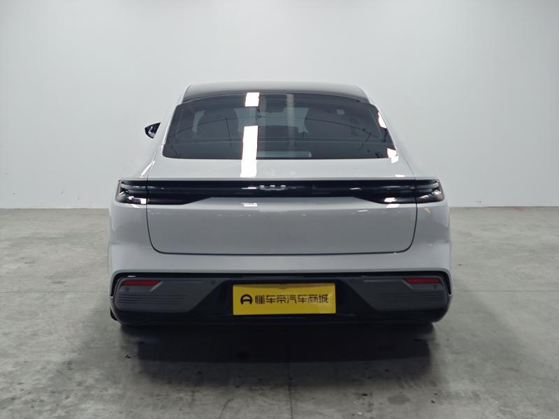 Geely Galaxy Galaxy Star Shine 8 PHEV 2025