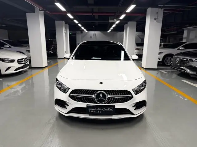Mercedes-Benz Mercedes-Benz A-class Second facelift A 200 L sports sedan fashion version