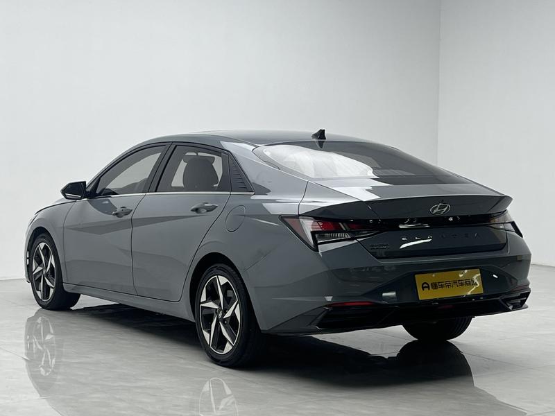 Hyundai Elantra 2022