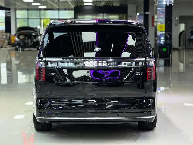 ZEEKR ZEEKR 009 Seven-seater aisle version two-wheel drive 108kWh