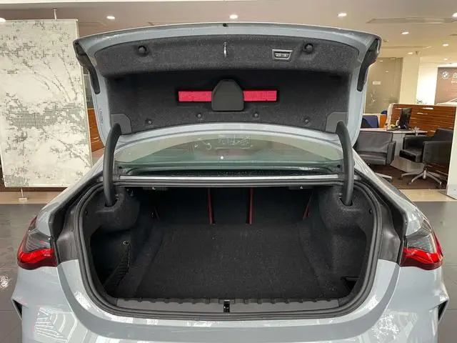 BMW BMW 4 Series 430i M Sports Yao Ye Suit