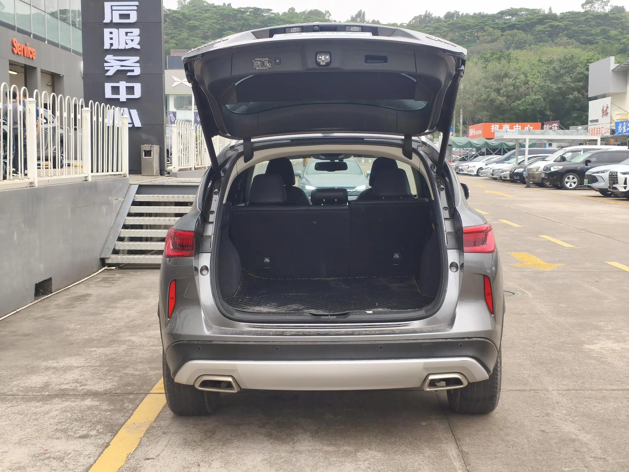 Infiniti Infiniti QX50 2.0T two-wheel drive pilot version