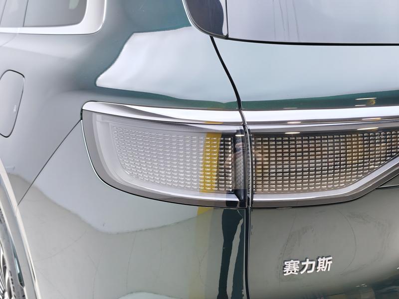AITO问界 Wenjie M8 2025