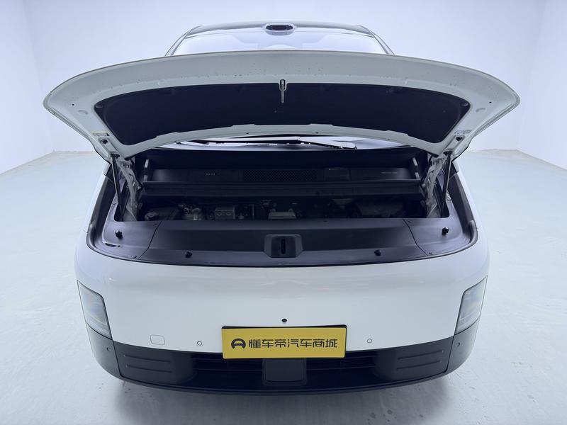 Li Auto Ideal MEGA 2025