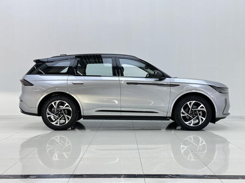Lincoln Voyager 2025