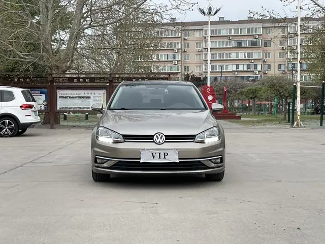Volkswagen golf 200TSI DSG comfortable and enterprising version Country VI