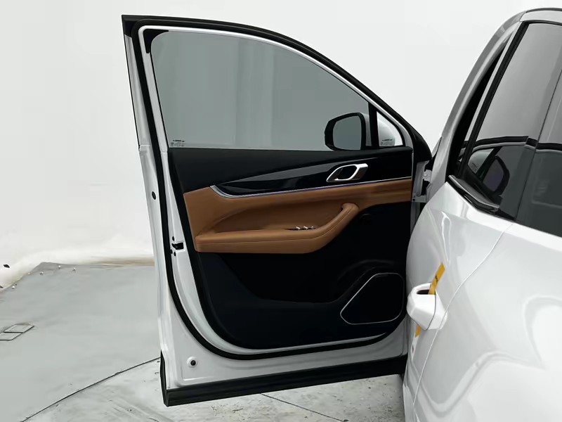 Geely Boyue L 2025