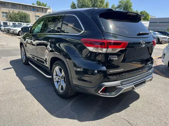 TOYOTA Highlander 2.0T four-wheel drive deluxe edition 7-seater Country V