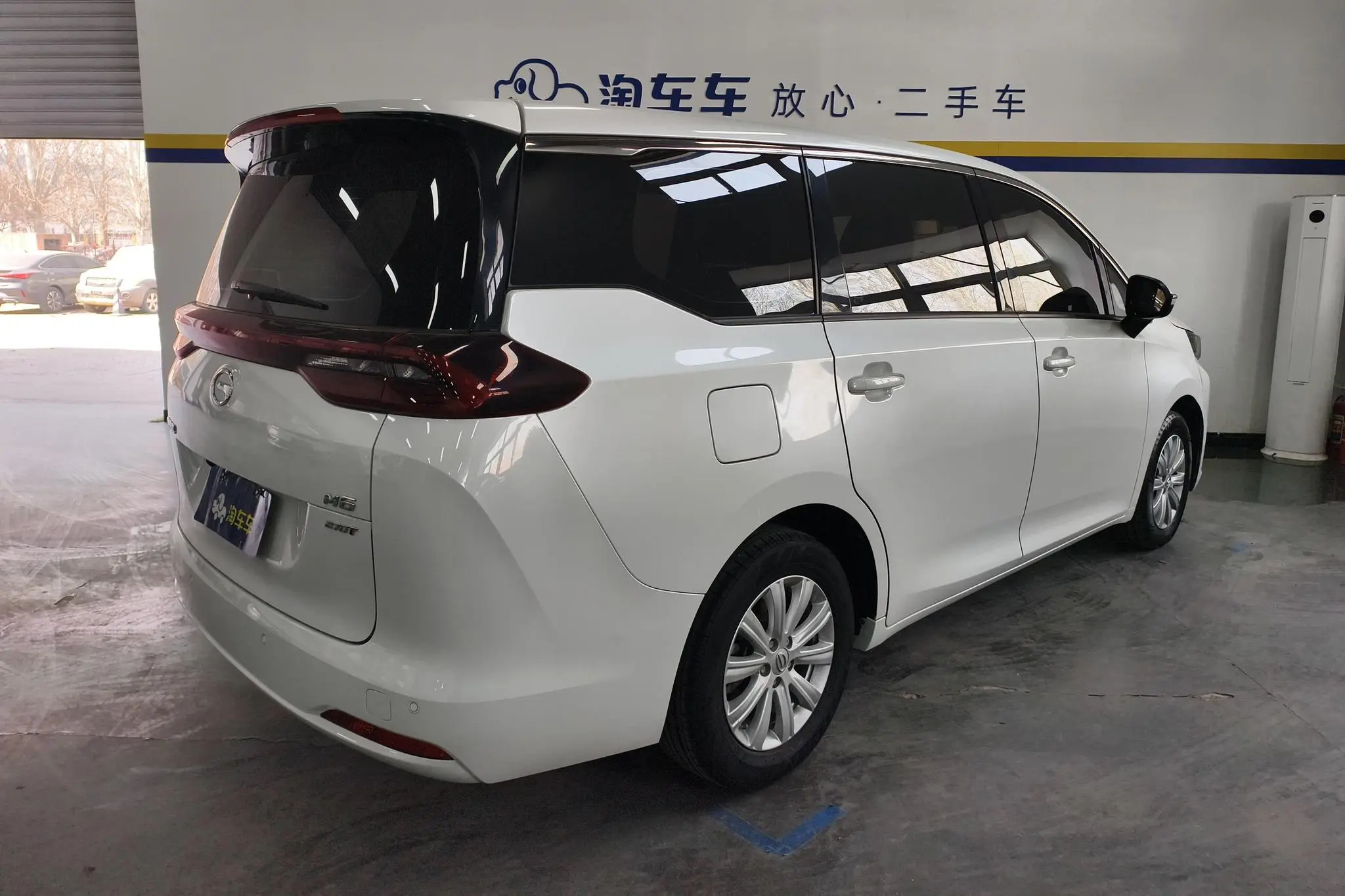 GAC Trumpchi M6 270T Automatic Elite Edition 7 seats