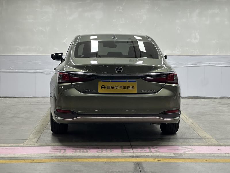 Lexus Lexus ES 2022