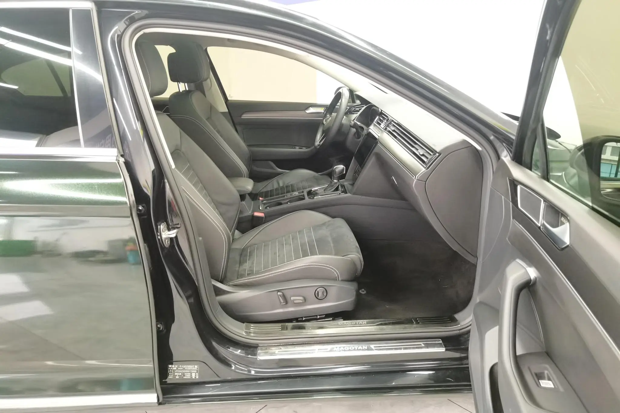 Volkswagen Magotan 380TSI DSG Luxury