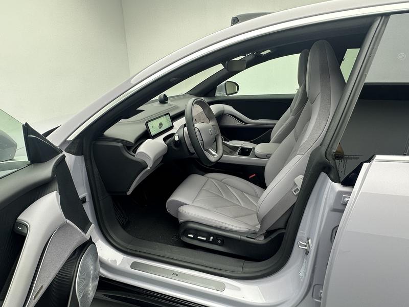 NIO NIO ET5 2025