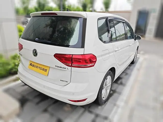 Volkswagen Touran L 280TSI manual fashion Version