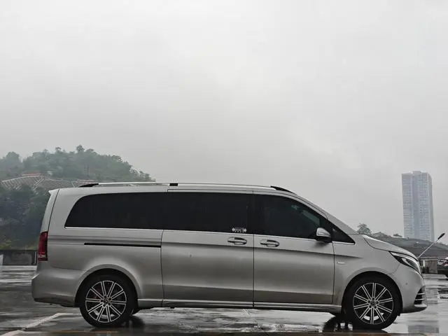 Mercedes-Benz Mercedes-Benz V-class V 260 L Long wheelbase Deluxe Edition