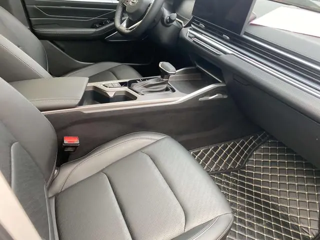 Geely Emgrand 4th generation Champion Edition 1.5L CVT Luxury