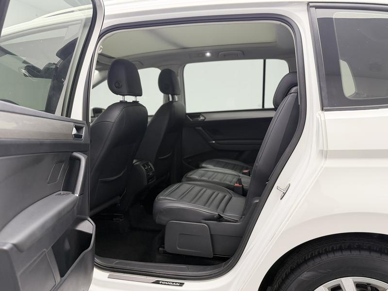 Volkswagen Touran L 2016
