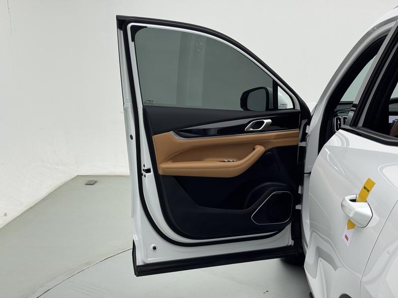 Geely Boyue L 2025