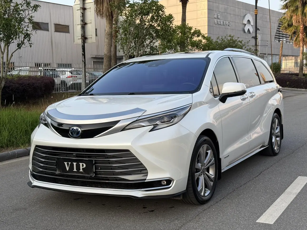 TOYOTA Saina Dual engine 2.5L Premium Edition