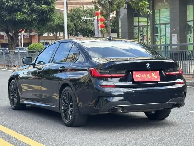 BMW BMW 3 Series 325i M Sports Yao Ye Suit