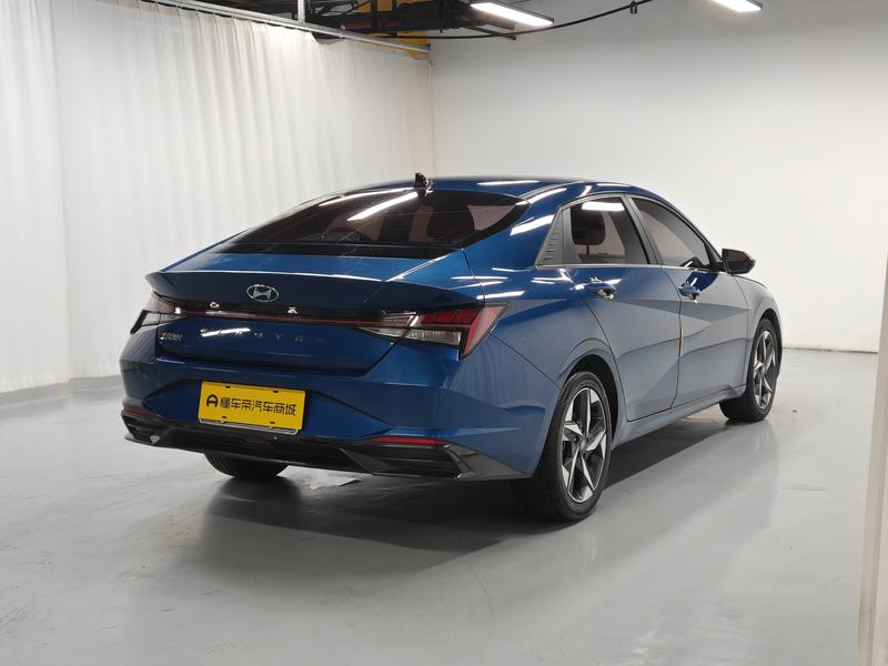 Hyundai Elantra 2022