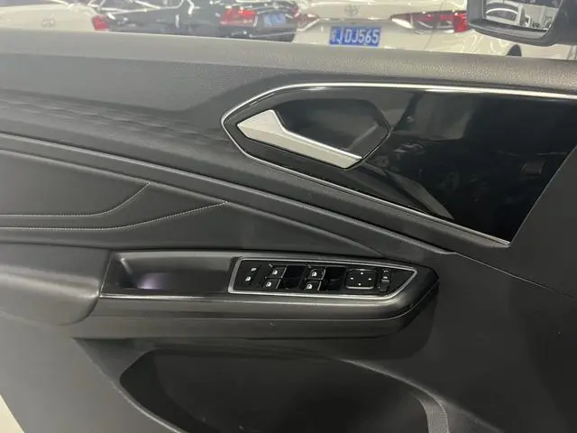 Jetta Jetta VS5 280TSI automatic aggressive version