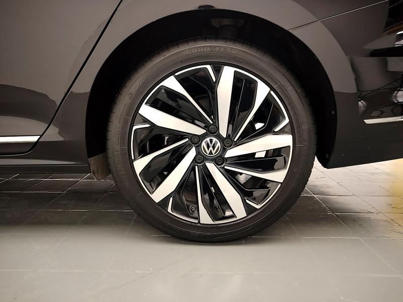 Volkswagen Passat 2024