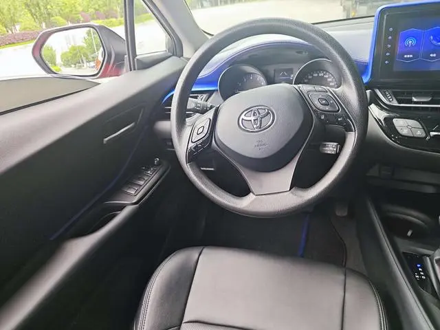 TOYOTA Toyota C-HR 2.0L Comfort Version