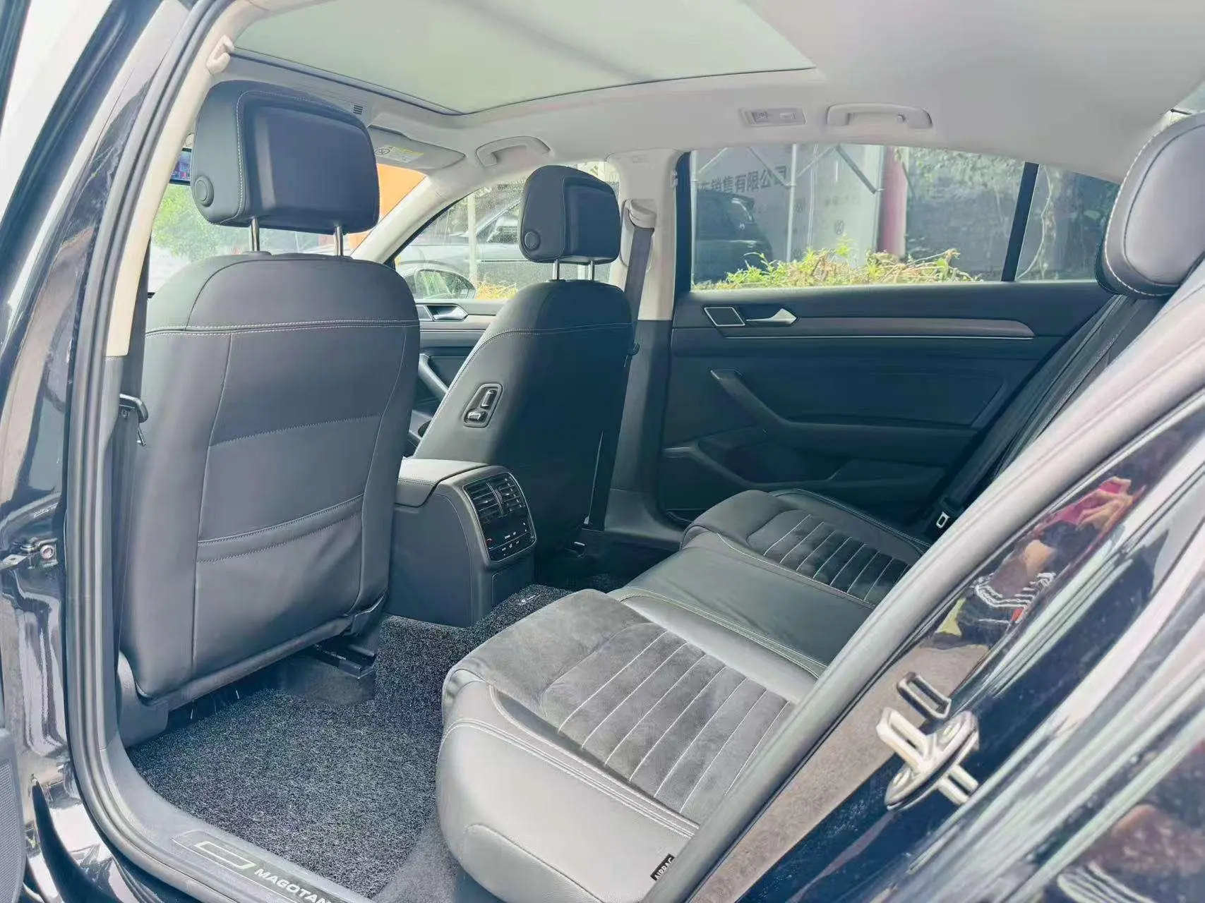 Volkswagen Magotan 330TSI DSG Luxury