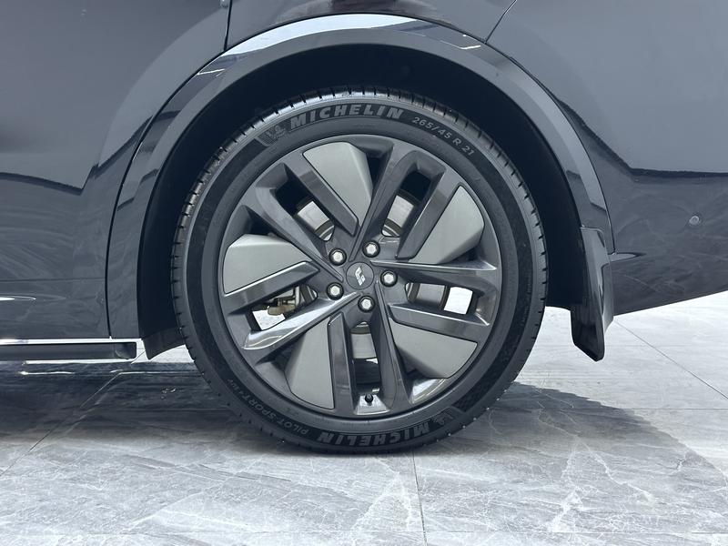 Li Auto Ideal L9 2024