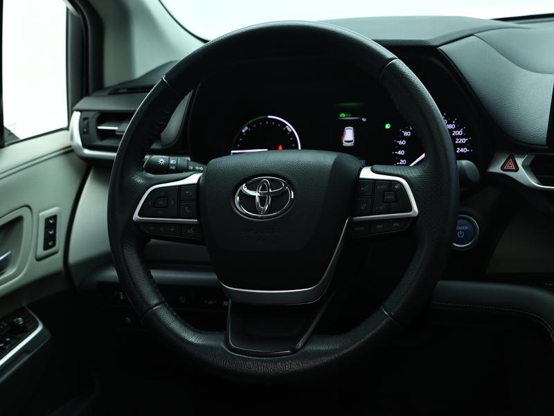 Toyota Gravia 2023