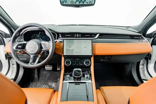Jaguar Jaguar XFL 2.0T P300 four-wheel drive flagship sports gilt edition
