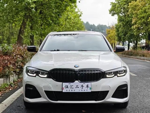 BMW BMW 3 Series 325i M Sports Yao Ye Suit