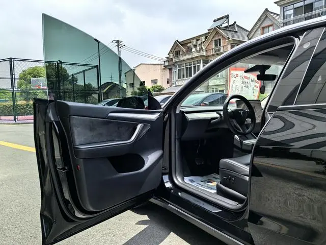 Tesla Model Y Rear-wheel drive version