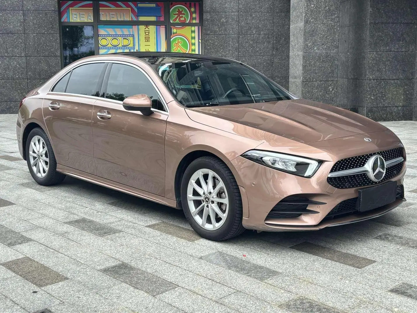 Mercedes-Benz Mercedes-Benz A-class A 200 L sports sedan fashion Version