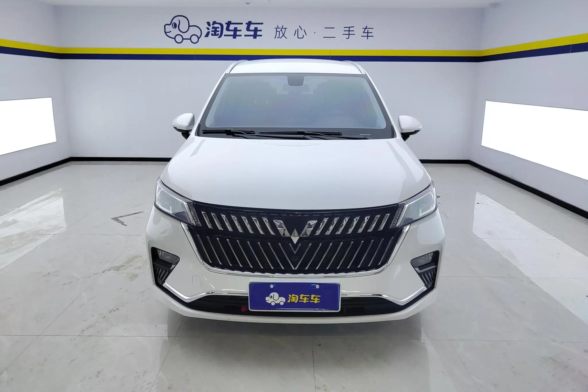 Wuling Wuling Jiachen 1.5T CVT Smart Luxury