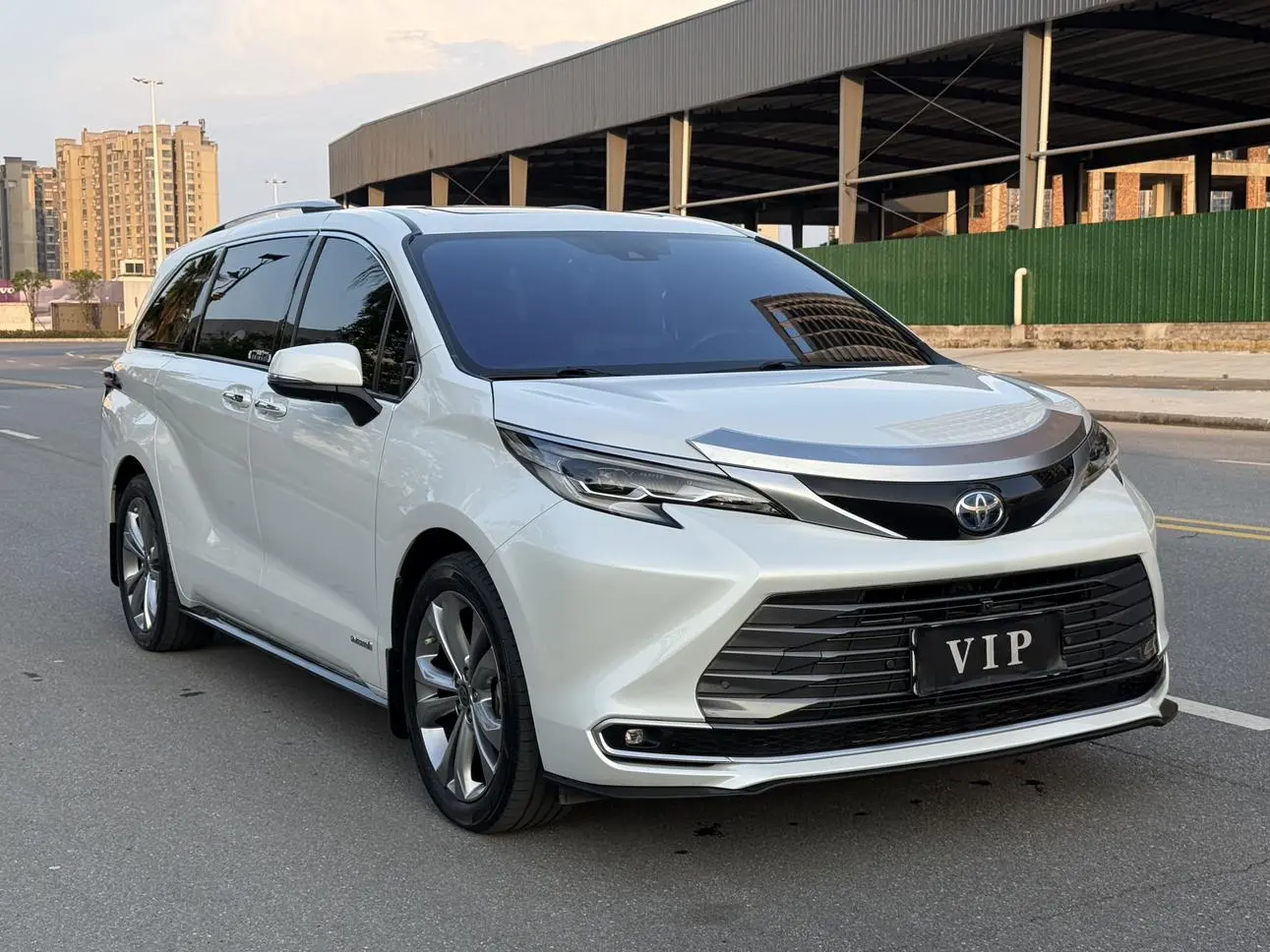 TOYOTA Saina Dual engine 2.5L Premium Edition