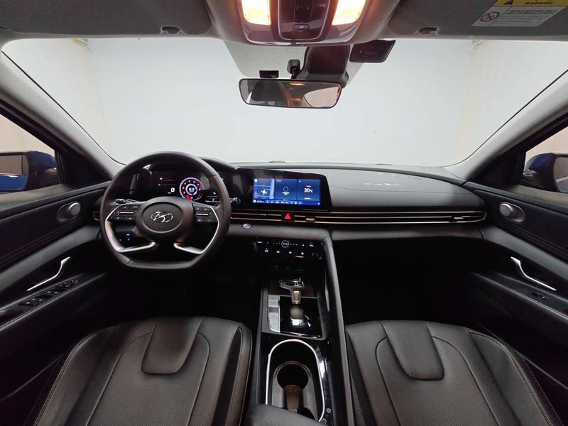 Hyundai Elantra 2022