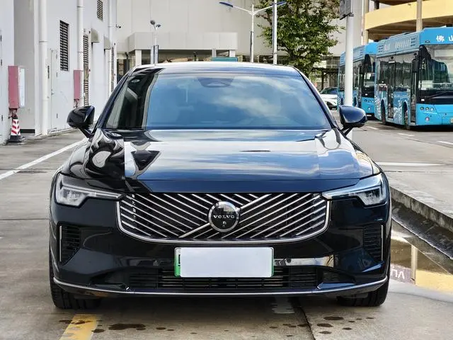 Volvo Volvo S90 PHEV T8 four-wheel drive long battery life Zhiya Deluxe Edition