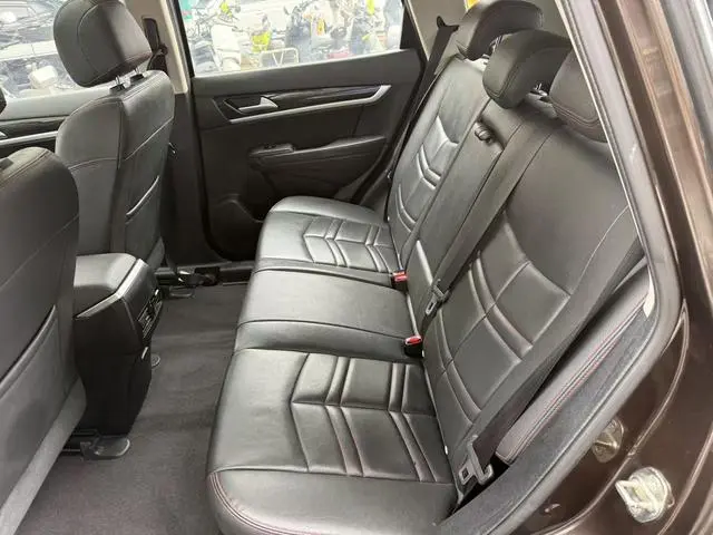 Dongfeng Fengshen Dongfeng Fengshen AX7 2.0L automatic Zhiyi type